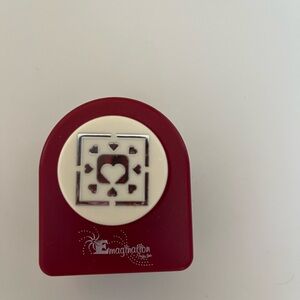 Decorative paper punch